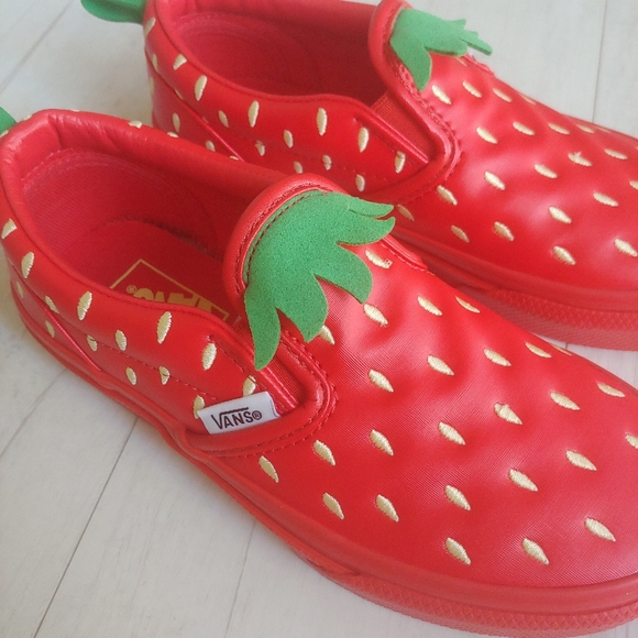 VANS NEW kids Classic Slip-on Berry Shoes - Picture 4 of 16